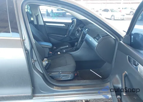 2017 Volkswagen Passat 1.8T S из США, поврежденный, VIN 1VWAT7A31HC053536